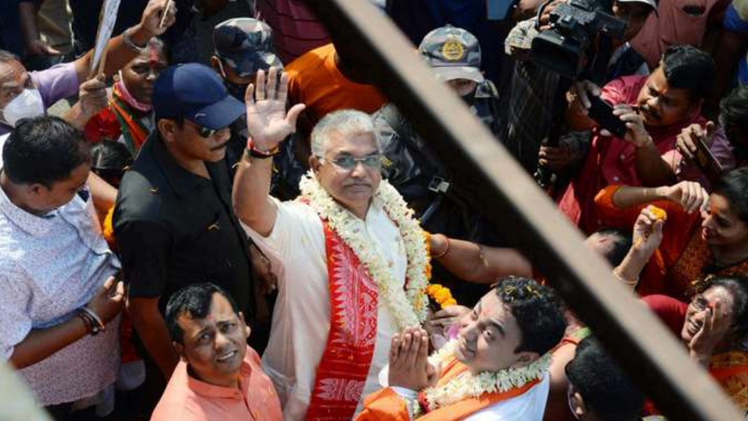 बंगाल भाजपा की सियासी बिसात पर दिलीप घोष की वापसी…………………