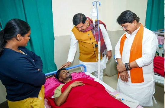 इंदौर में कैसे हुई 15 लोगों की दर्दनाक मौत , 32 ICU में ?