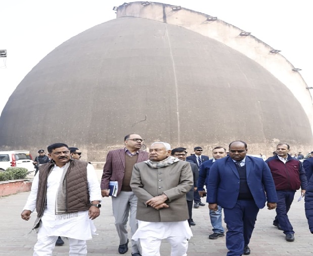 बिहार अपडेट्स ………. सुबह-सुबह पटना के गोलघर पहुंचे सीएम नीतीश