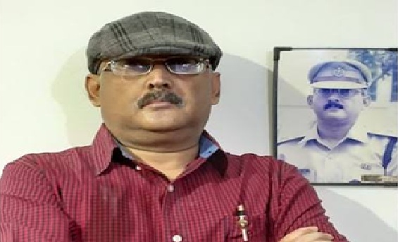 पूर्व आईपीएस अधिकारी अमिताभ दास को पुलिस ने हिरासत में लिया…………..