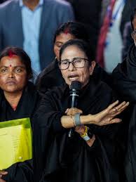 ममता इतनी परेशान क्यों हैं?