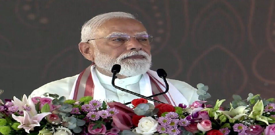 पीएम मोदी आज सूरत और दमन के दौरे पर 21,770 करोड़ की विकास परियोजनाओं का करेंगे उद्घाटन, लोकार्पण और शिलान्यास ……….