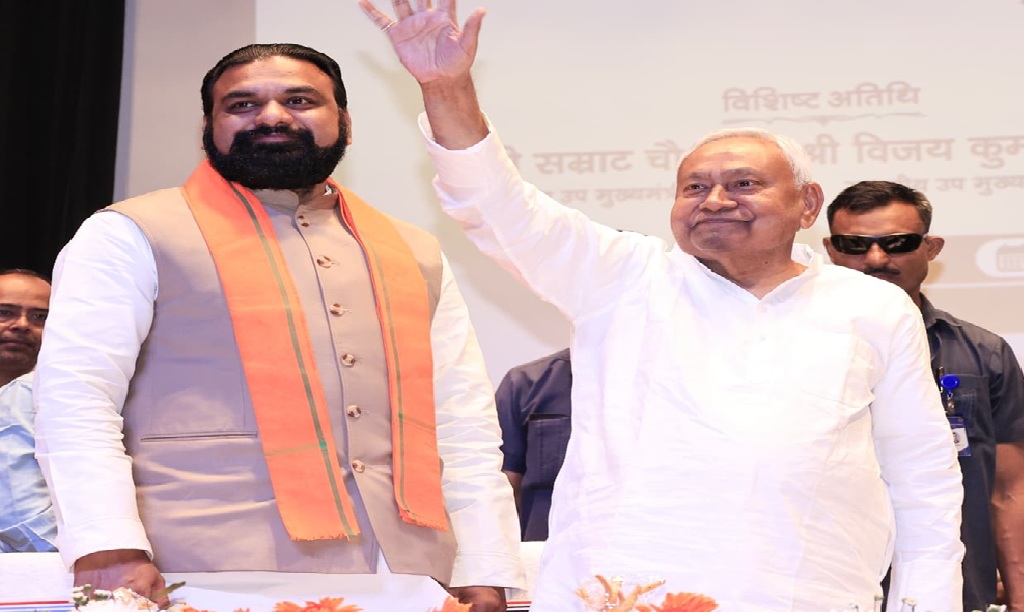 आज से तीन दिवसीय दिल्ली दौरे पर नीतीश कुमार , खरमास के बाद बिहार के मुख्यमंत्री पद से देंगे इस्तीफा !