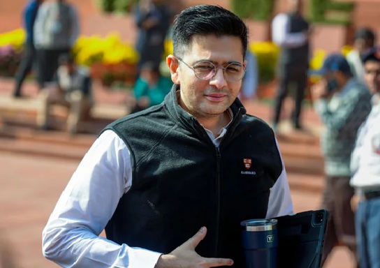 मेरी खामोशी को हार मत समझ लेना………….