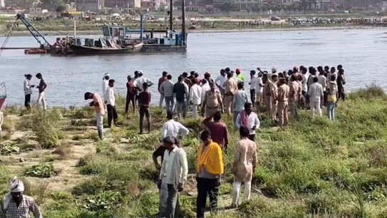 मथुरा के वृंदावन में बड़ा हादसा: यमुना नदी में स्टीमर डूबा, 10 लोगों की मौत