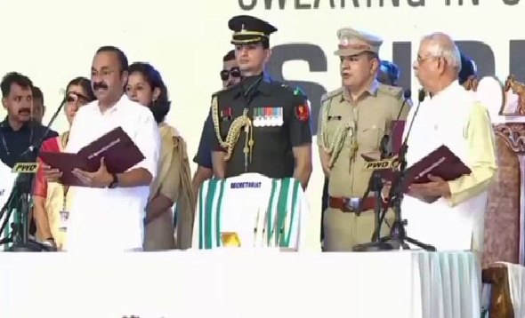 कांग्रेस नेता वीडी सतीशन ने ली केरल के सीएम पद की शपथ……