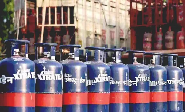 कमर्शियल गैस सिलेंडर के दामों में भारी इजाफा