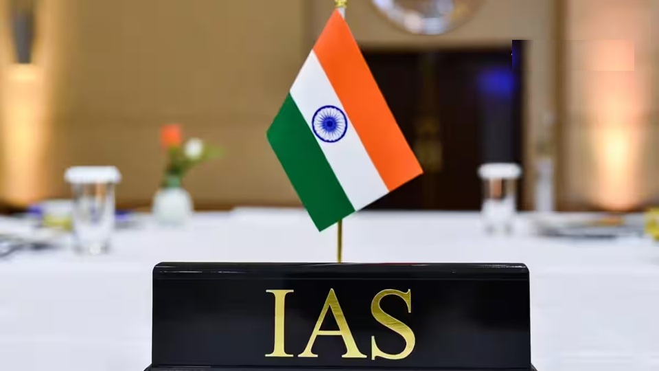देश के टॉप IAS में बिहार के 8 अफसर…………
