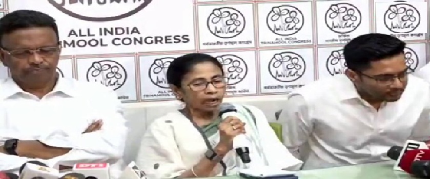 ‘आमी इस्तीफा ना देबो’, : एक गंभीर संवैधानिक संकट का न्योता ……………