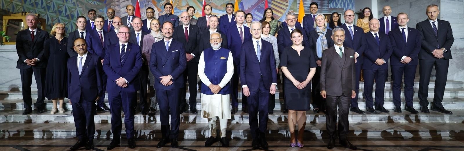 गहरे भू-राजनीतिक संकटों और आर्थिक अनिश्चितताओं के दौर में प्रधानमंत्री मोदी की पांच देशों की यात्रा…………………