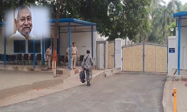 शिफ्टिंग से पहले नए बंगले में नीतीश ने की पूजा, कल 7-सर्कुलर रोड वाले आवास में होंगे शिफ्ट