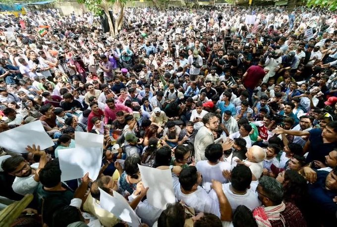 ‘कॉकरोच जनता पार्टी’ के खिलाफ FIR, विदेशी फंडिंग का इस्तेमाल करने का आरोप