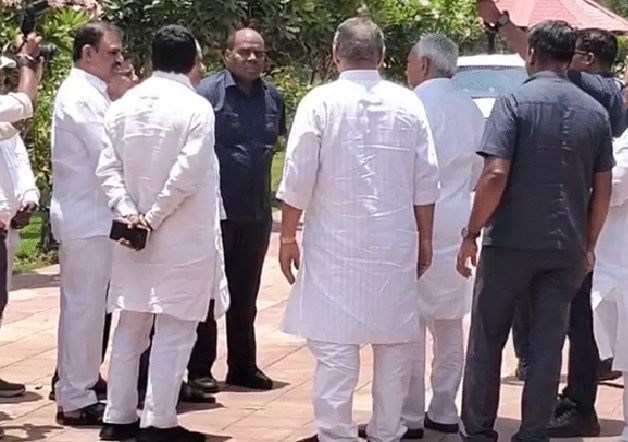 विकास कार्यों के जमीनी निरीक्षण की शुरुआत……………