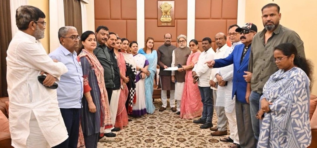 क्या 7 दिन बाद चली जाएगी TMC से बागी 20 सांसदों की सांसदी?