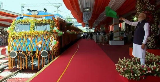 देश की पहली हाइड्रोजन ट्रेन रवाना , आग लगते ही एक्टिव होगा सुरक्षा सिस्टम…………….