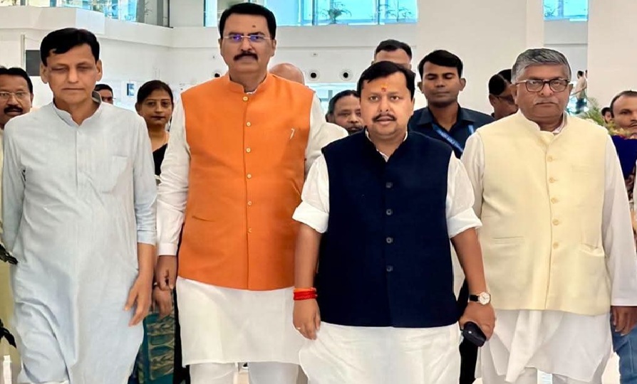 बांकीपुर उपचुनाव में अपनों के निशाने पर BJP…………….