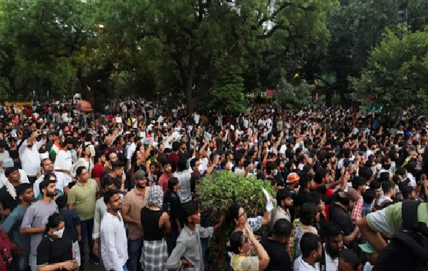 क्या राजनीतिक दलों के इशारे पर जंतर-मंतर पर हुई हिंसा !