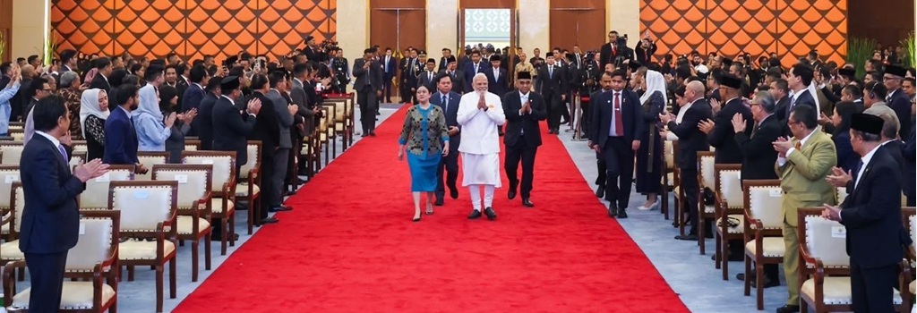 इतिहास में इकलौते नेता; इंडोनेशिया के सर्वोच्च सम्मान से नवाजे गए पीएम मोदी, कहा आतंकवाद जैसे मुद्दों पर हम हमेशा एक साथ खड़े रहे हैं. ………………..