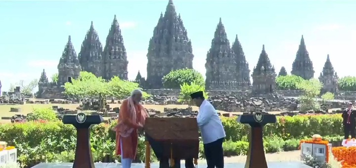 PM मोदी की मंदिर डिप्लोमेसी! इंडोनेशिया के 1 हजार साल पुराने प्रम्बानन मंदिर पहुंचे पीएम मोदी