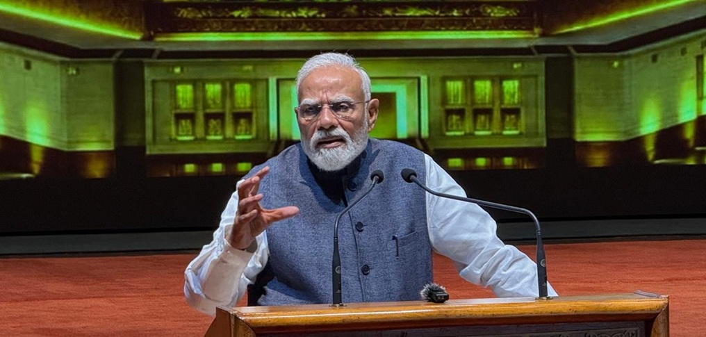 बच्चों को भड़काने के बजाय उन्हें सही रास्ता दिखाएं ,पेपर लीक दोबारा नहीं होना चाहिए …………………