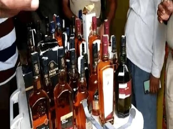 बिहार में शराबबंदी पर सियासत तेज……………..