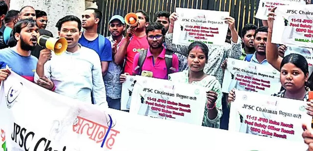 झारखंड का छात्र आंदोलन: सवाल सिर्फ परीक्षा का नहीं, युवाओं के भविष्य और व्यवस्था पर भरोसे का है………….