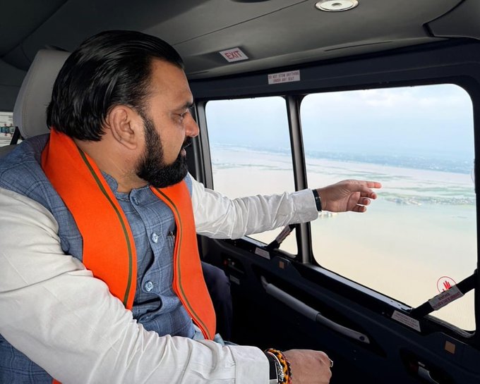 सीएम ने बाढ़ग्रस्त क्षेत्रों का हवाई सर्वे किया,फरक्का बराज के सभी गेट खोले………