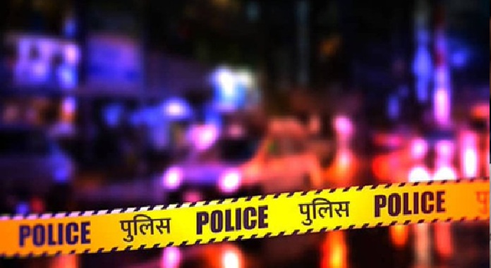 मुंबई के नेवी नगर में नौसैनिक का शव फंदे से लटका मिला, पत्नी और दो बच्चों की भी मौत