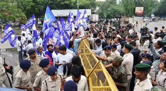 पटना में भीम आर्मी और आजाद समता पार्टी का अधिकार मार्च फ्लॉप…………..