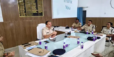 SSP इधर क्राइम मीटिंग ले रहे थे उधर बीच सड़क अपराधियों ने प्रॉपर्टी डीलर को मारी 4 गोली…..